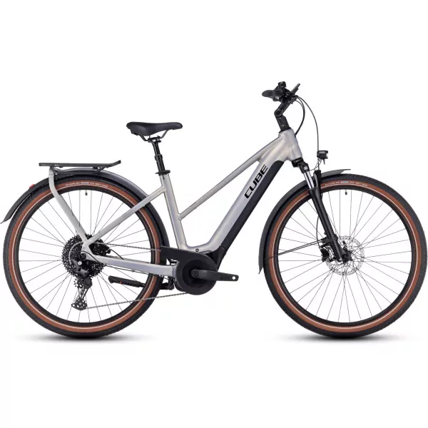 Cube-Touring-Hybrid-pro-625-2023-cadre-trapeze-gris.webp