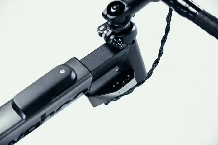 Velo-dInterieur-Wahoo-Fitness-Kickr-Bike-V2-3_56.jpeg